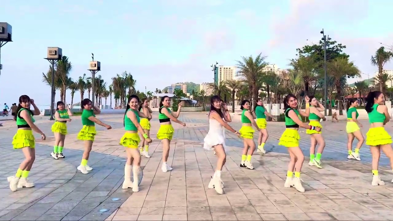 Túp lều lý tưởng / zumba dance/ biên đạo Thuý Hường / team Hoa Hồng 🌹