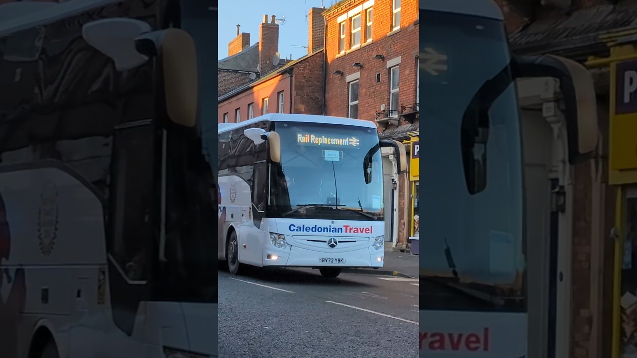 Автобусы, заменяющие железнодорожный транспорт и курсирующие по городу, в Карлайле 