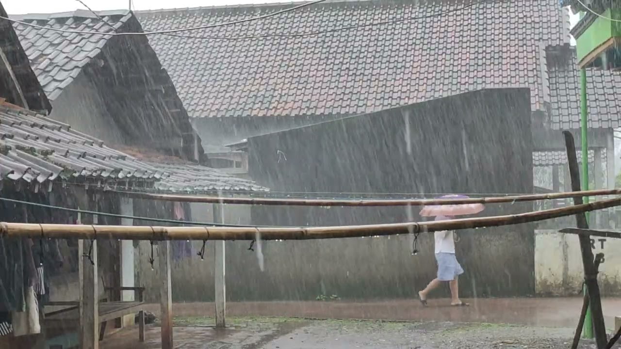 В моей деревне очень сильный дождь Мгновенно засыпайте под шум сильного дождя