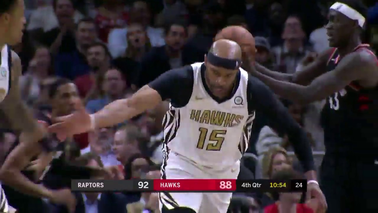 40-year old Vince Carter dunks his way to King-sized…