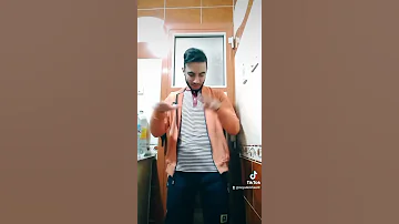 شاب عنده عشرين سنة غناء ابو الشوق الجزء الاول 