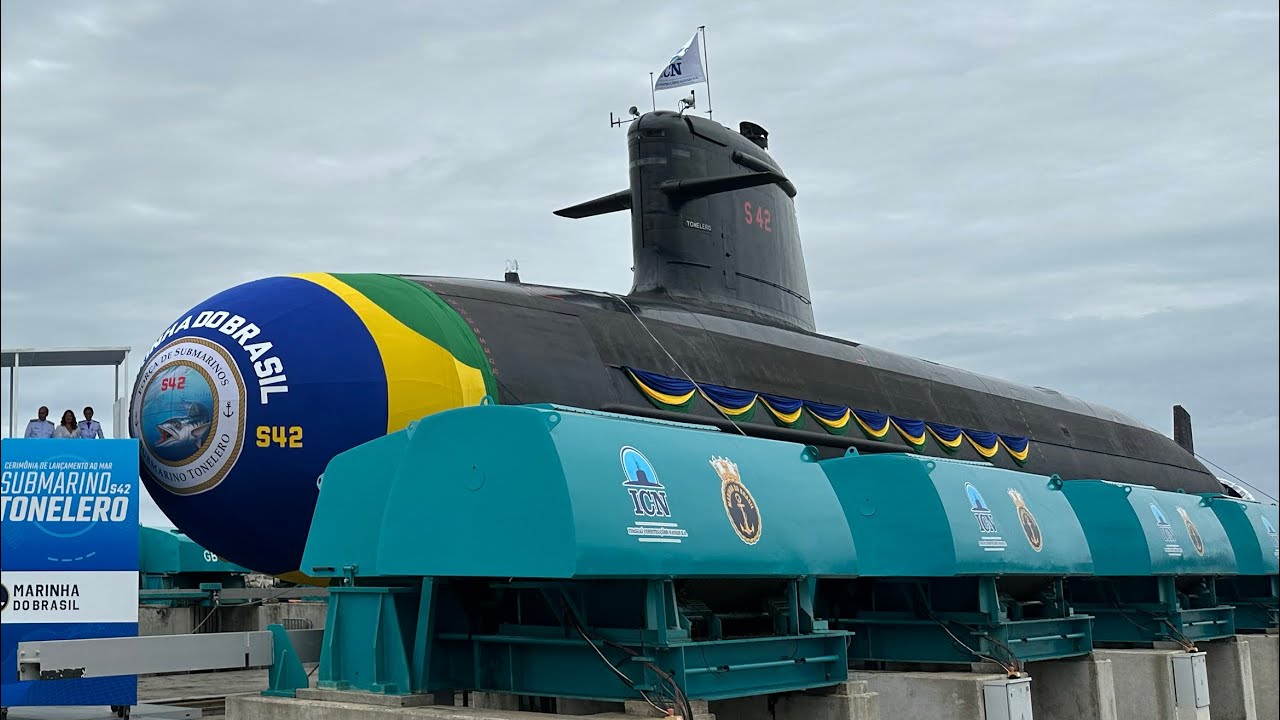 Submarino Tonelero S42 lançado ao mar! O terceiro da Classe Riachuelo.