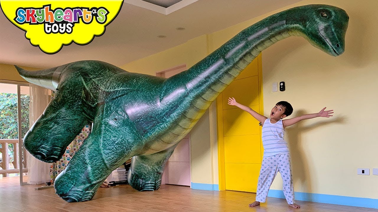 Giant Long Neck DINOSAUR!! \