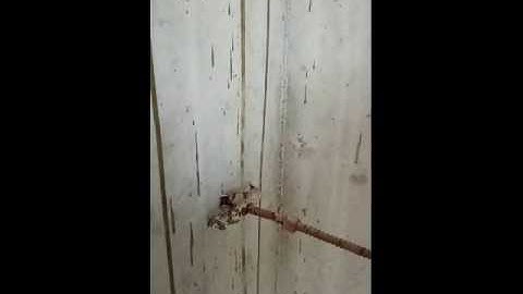 when remove construction plastic formwork,why so smooth?how to do it