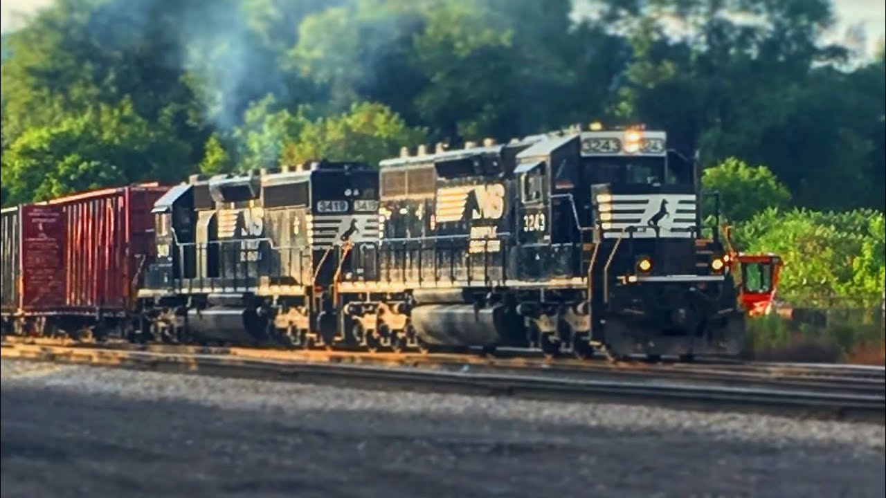 NS Local Freight Train Pulling Out Of NS Train Yard At Terrace Rd In Binghamton, NY 8-12-18