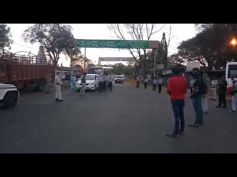 कोरोना से लड़कर, इंदौर पुलिस के तीन योद्धाओं ने दी इस महामारी को मात-आईजी एवं डीआईजी सहित साथी पुलिस अधिकारियों ने तालियों से स्वागत कर दी शुभकामना।