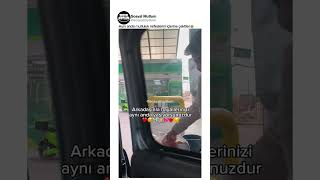 Aynı Anda Mutluluk Nefeslerini Içlerine Çektiler