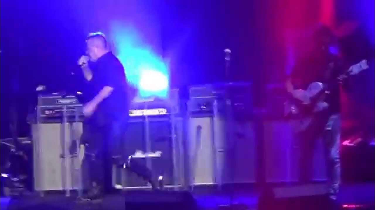 HQ454 Monroe. Cold Chisel. Melbourne. 2015. YouTube