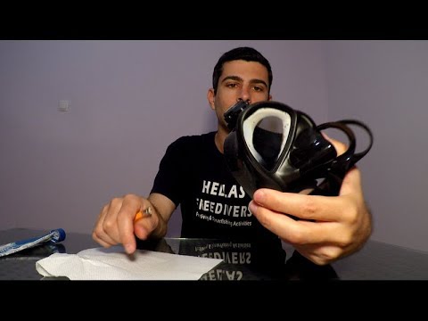 How to defog your diving mask - YouTube