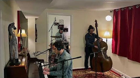 Noah Kellman Trio - Sunny Side of the Street (feat...