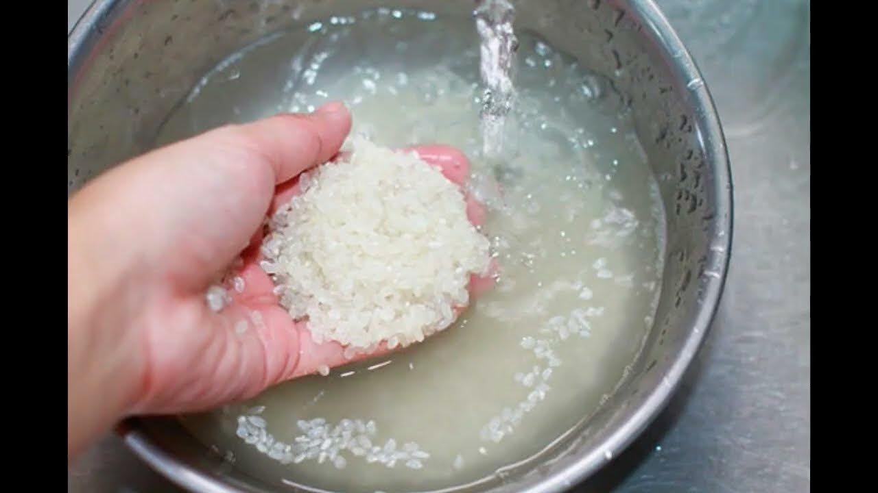 Рис варить в холодной или горячей воде. Промыть рис. Для варки риса. Отварить рис. Замоченный рис.