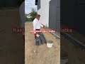Nakładanie kleju z siatką #klej #siatka #ocieplenie #elewacja #dom