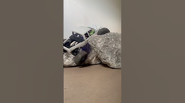 Gotta love the #gladiusxl crazy overhang line Like&Sub4more #scx24 #rccrawler #jconcepts #wtmicro