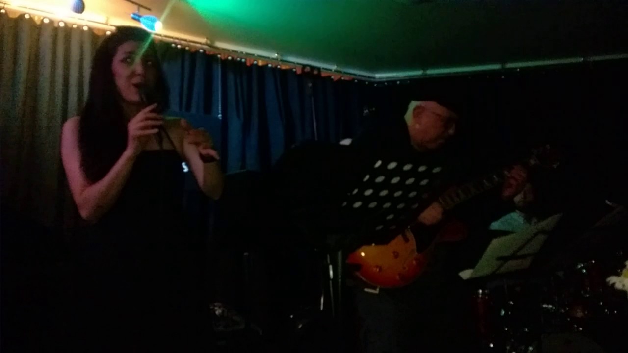 MELTEM EGE - Fly Me To The Moon : Samm's