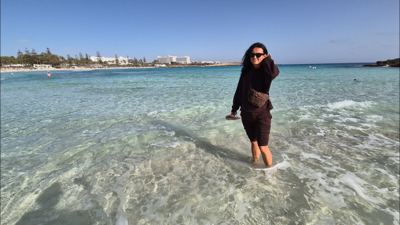 Barbara nie odpuściła i przeszliśmy na wyspę - najładniejsza plaża - Nissi Beach Ayia Napa Cypr 