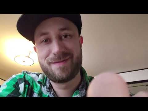 ASMR - Chaotic Tapping on my Phone Screen (with light triggers 🔦)