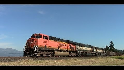 BNSF Coal Train 2 Executive SD70MAC