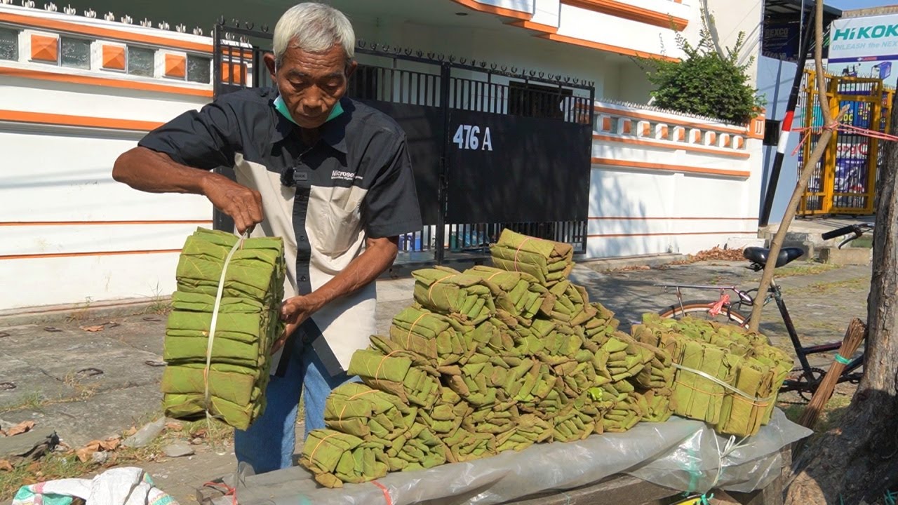 KAKEK INI JUAL TEMPE SAMPE KEPANASAN..!!