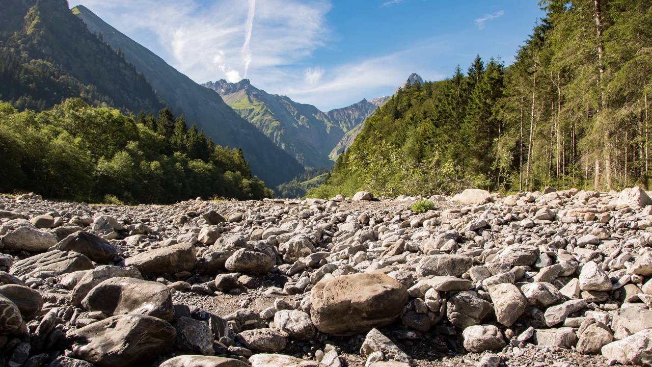 Timelapse Trettach valley moving stones