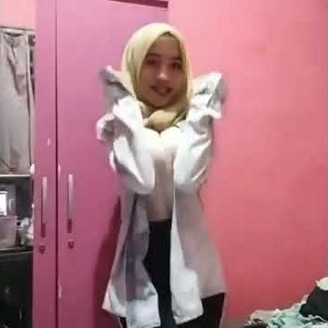 CEWEK HIJAB PAMER TIT*T