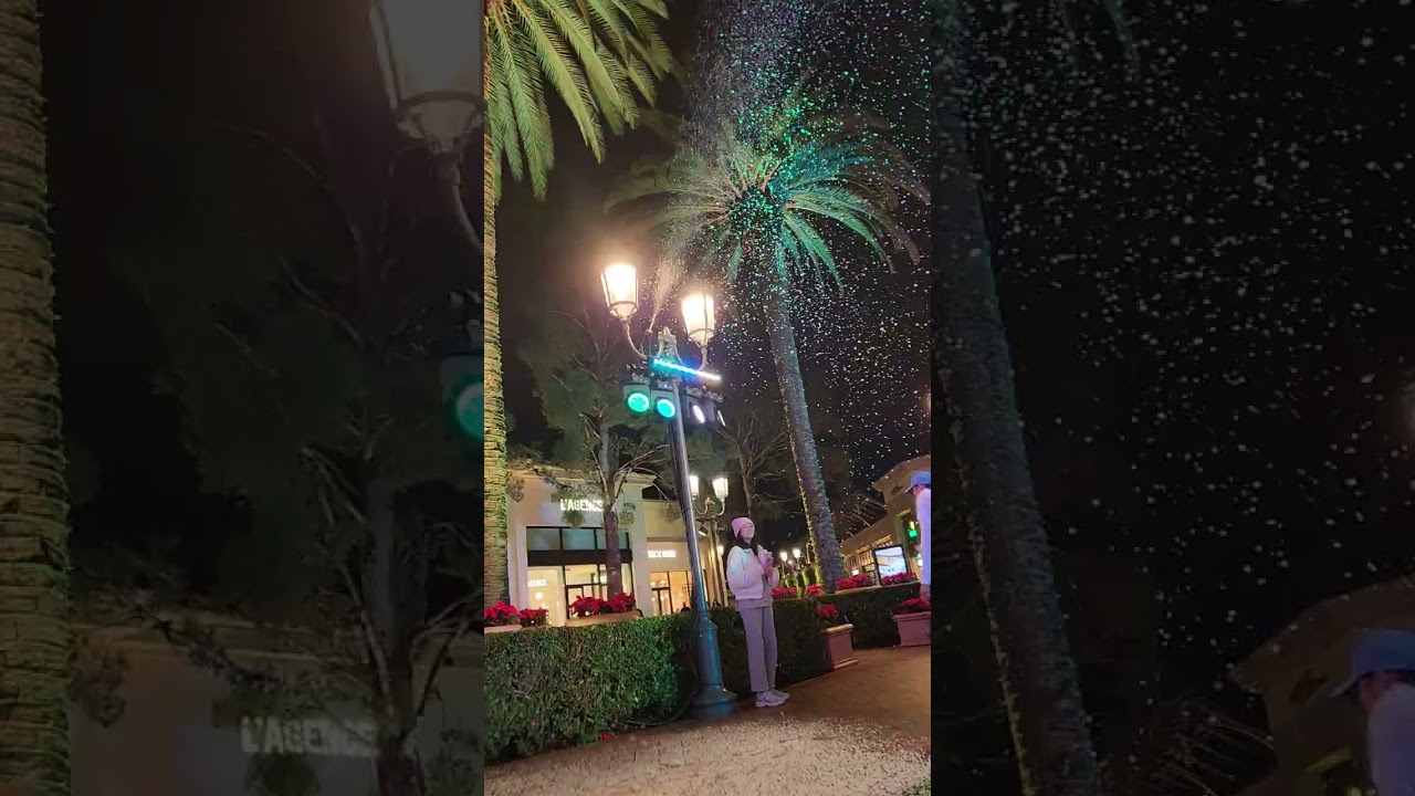 Fashion Island's Holiday Tree & Snow moment 3-min highlight 2, Newport Beach California (12/26/2025)