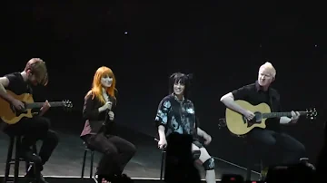 Billie Eilish (w/Hayley Williams)- Misery Business (Coachella Festival, Indio CA 4/23/2022 -Week 2)