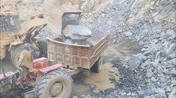 Heavy machine Caterpillar wheel loader 966F big rocks loadings trolleys#video#viralvideo#trolleys