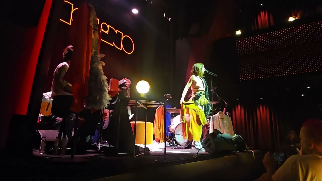 Russian Red - I want to break free - El Molino, Barcelona 29.05.26