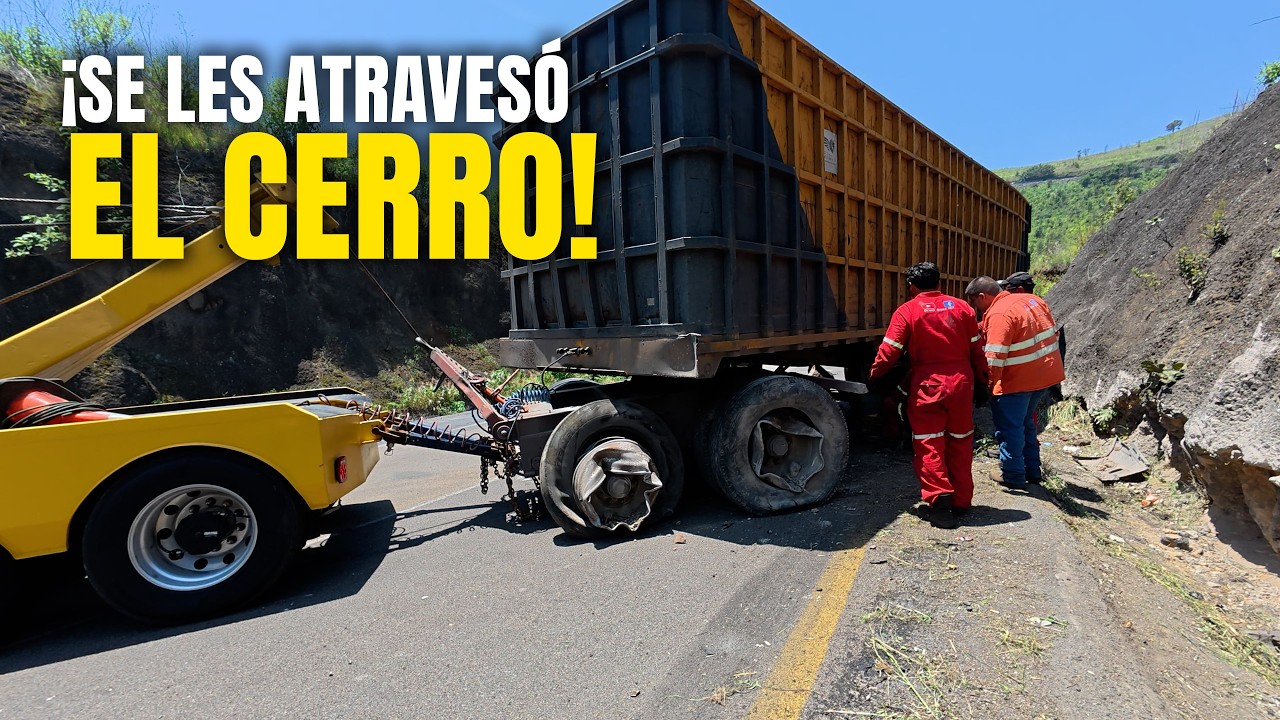Impactante maniobra en la autopista 150D: tráiler full se clava en el cerro bajo el Puente de Tubos