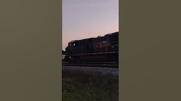 elephant style a dash 8 trailer and a horn salute on a southbound ethanol #csx #csxstrains #train