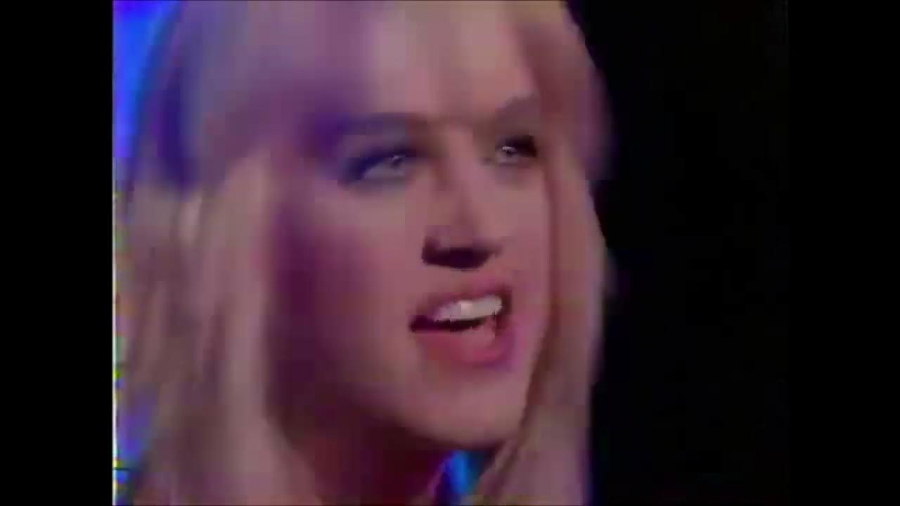 Dennis Brown Senorita (Music Video) Dennis Brown Senorita (Music Video)