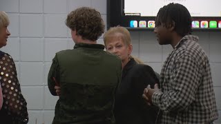 Parents, community express frustrations over New Bern situation at meeting