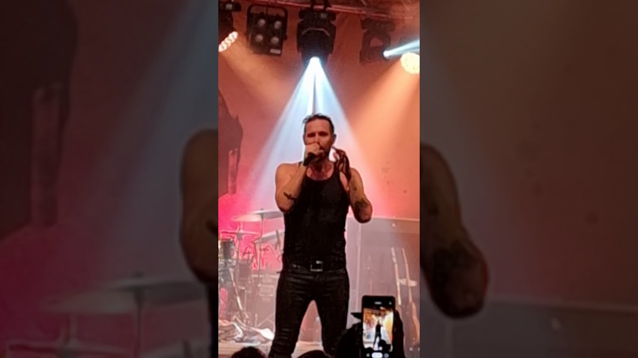 Lauri Tähkä & Revohka  Mustaherukan tuoksuinen tyttö