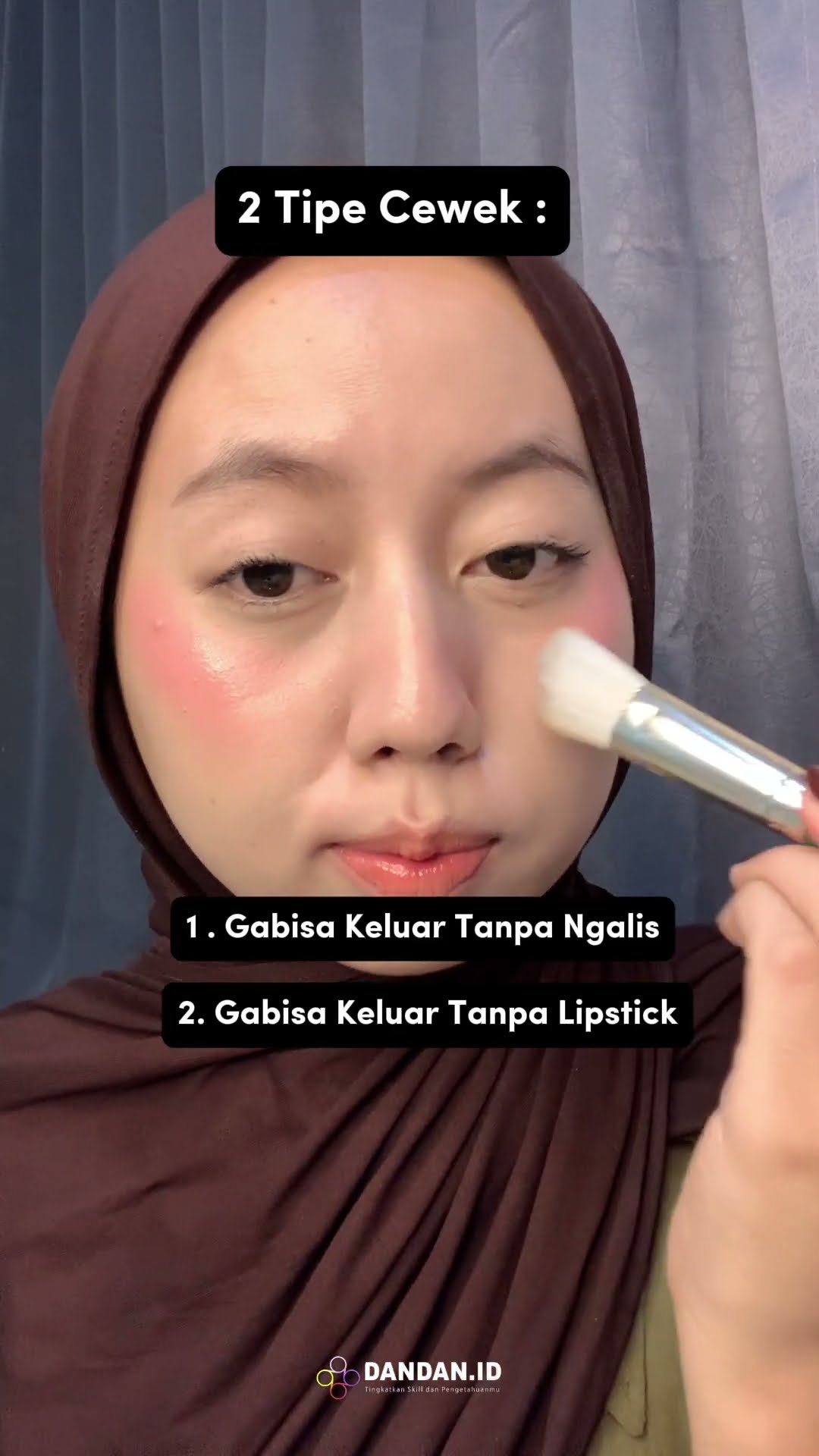 Blue Lipstick – Berani Coba Trends Keluar-Keluar Kaca?
