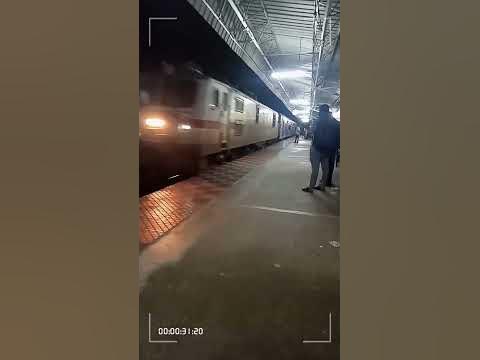 MYSURU EXPRESS ARRIVAL IN CHERTHALA RAILWAY STATION - YouTube