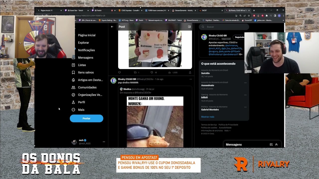 Os Donos da Bala! Apokao e Michel vendo as postagens da galera no TT