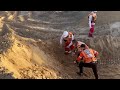 ガザの砂地に埋められた医療従事者15人の遺体発見、付近からは押しつぶされた救急車も　イスラエル軍は明確な回答避ける