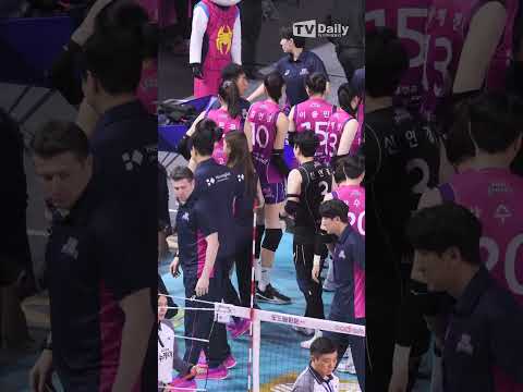 #김연경 마지막 경기 전 승리를 다짐하는 화이팅👍🏻 #KimYeonkoung #여자배구 #흥국생명핑크스파이더스 #v리그 #배구 #shorts (영상제공-<strong>스포츠투데이</strong>)