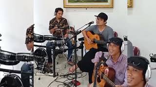 MATA INDAH BOLA PIMPONG - IWAN FALS | Live Cover