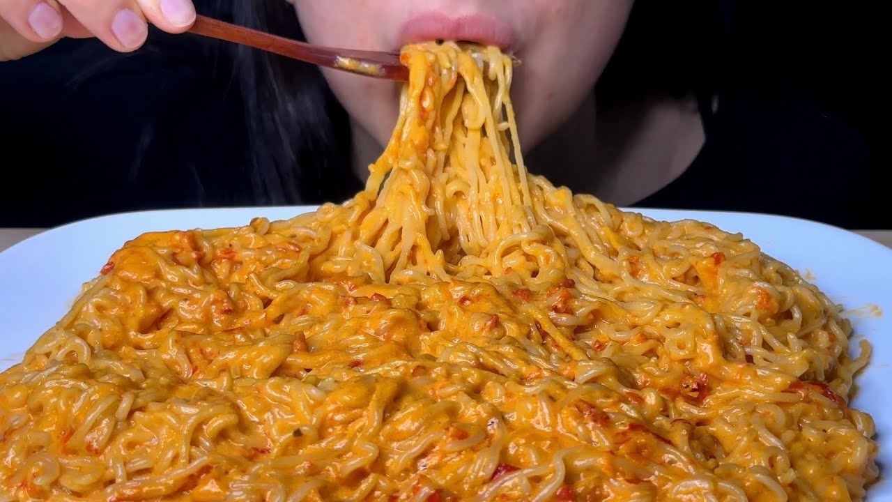 ASMR RAMEN PESTO CALABRESE NOODLES (EATING SOUNDS) NO TALKING MUKBANG