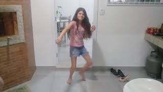 Bruninha Dançando Echame La Culpa