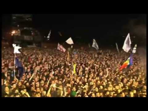 Muse - Time Is Running Out Live Glastonbury 2004