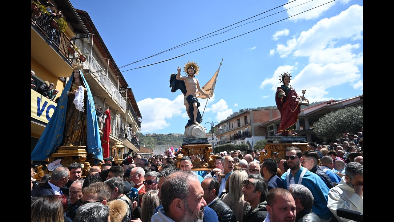 Dasà Pasqua 2023. LA NCRINATA o AFFRUNTATA. Incontro tra il CRISTO RISORTO la MADONNA e S.GIOVANNI