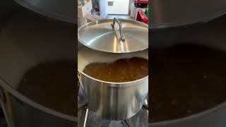Boiling wort for a Hefeweisen Beer
