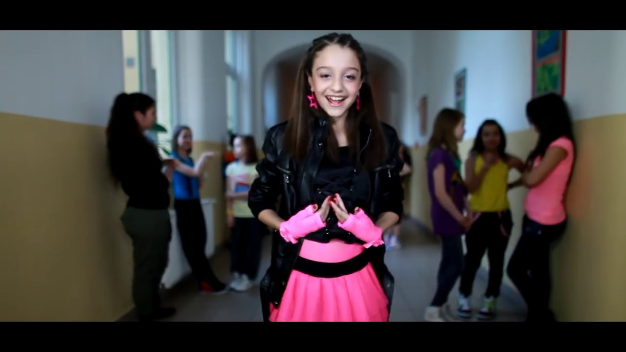 Patai Anna - Nincs Határ. HD [OFFICIAL VIDEO] by PAM - YouTube