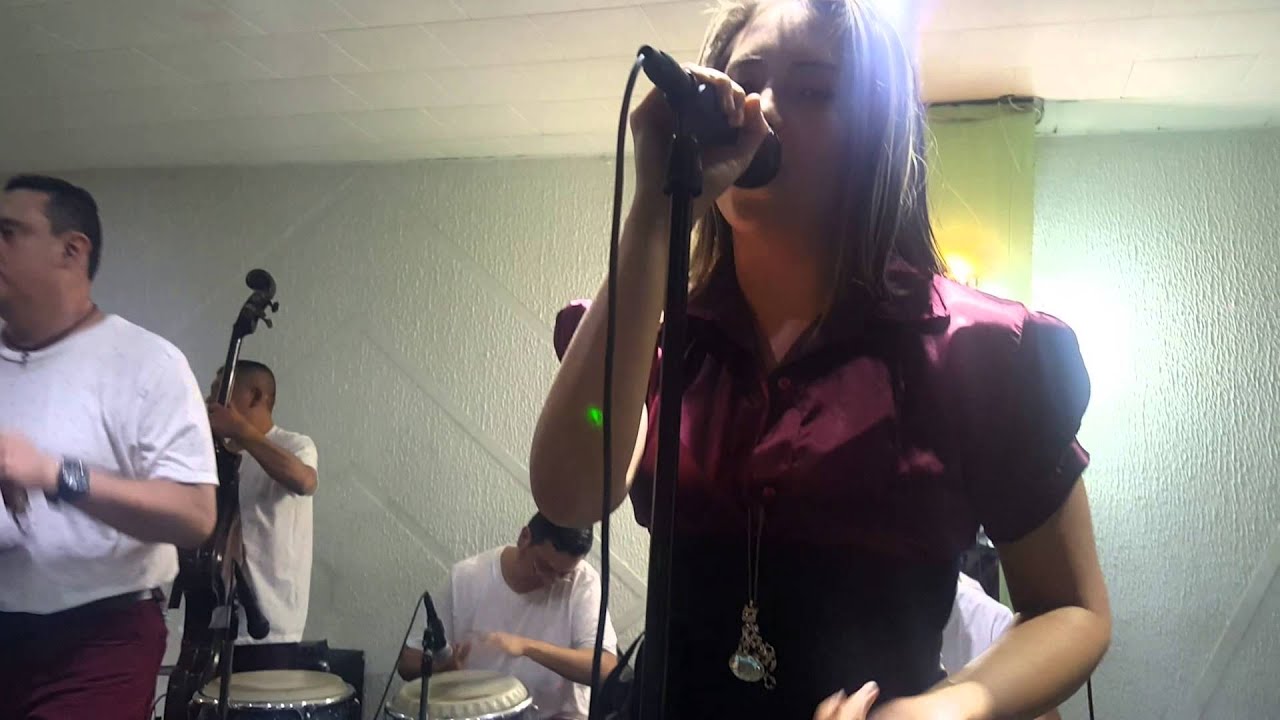 ORQUESTA CONTROVERSIA "LA LOCA" EN SOCIALES ROMO YouTube