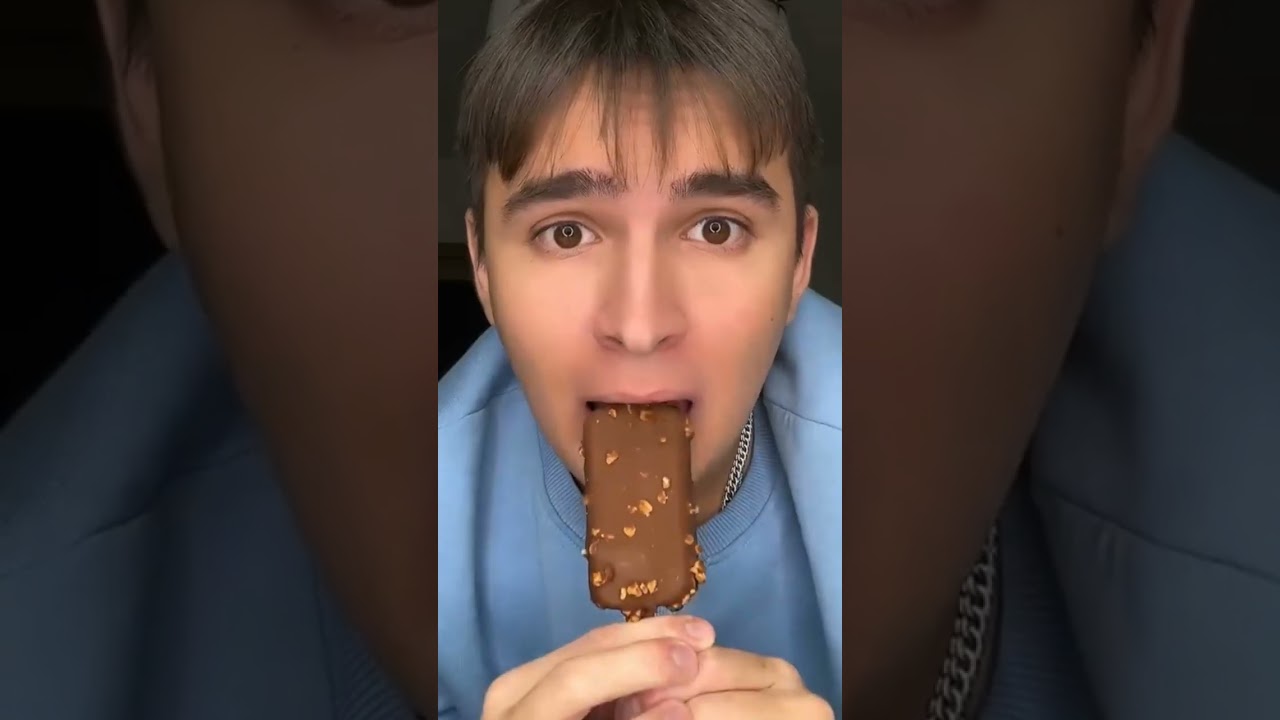 tanta gente passando fome fica o cara do outro vídeo esmagando comida esse cara deve ser punido