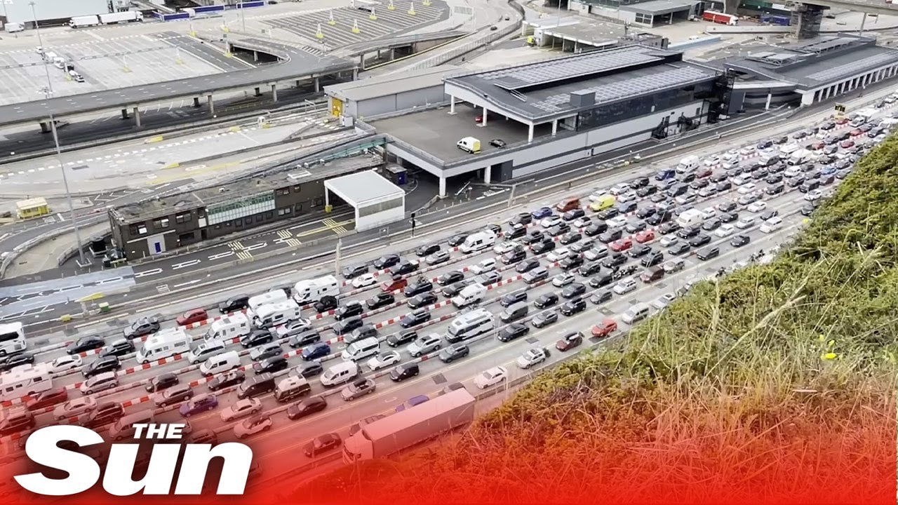 Dover hit with 5-HOUR traffic jams after ‘critical incident’ at port