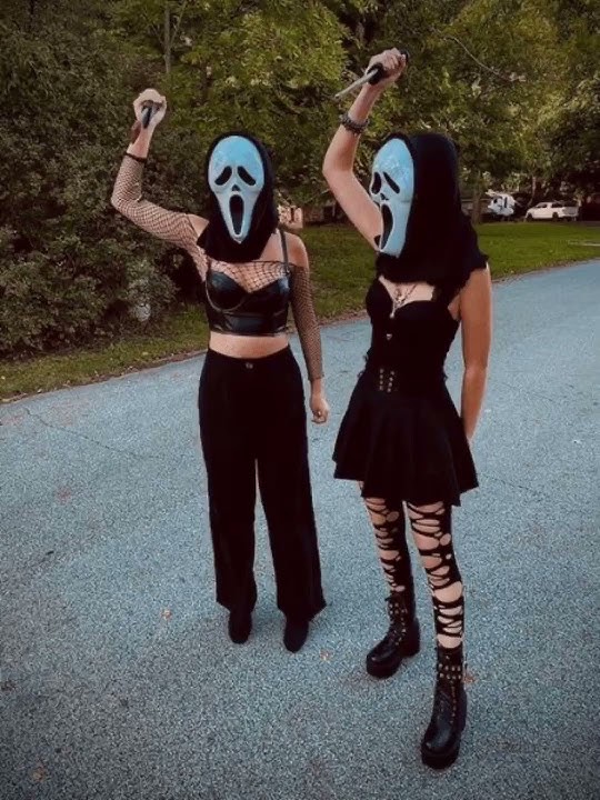 🎃 HALLOWEEN COSTUMES IDEAS 🎃 ( for two Besties )