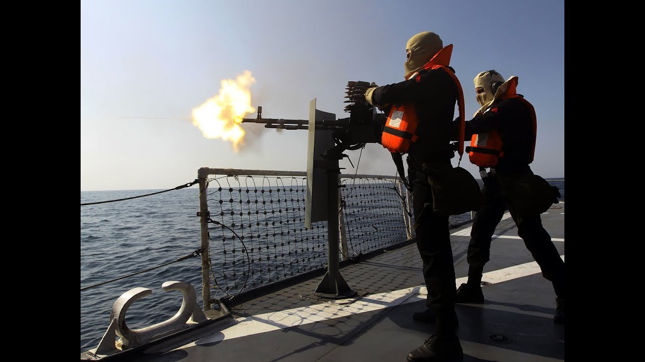 CBS Evening News with Scott Pelley - U.S. warns Iran not to block oil route